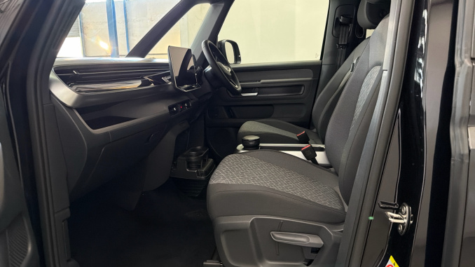 Volkswagen ID. Buzz 210kW Life Pro 86kWh 5dr LWB Auto [7 Seat] Electric Estate - Image 2